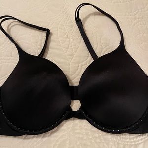 Victoria’s Secret very sexy push up bra. 34C
